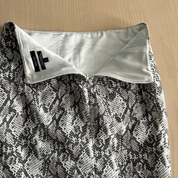 RW & Co Snakeskin Print Skirt - Picture 3 of 6